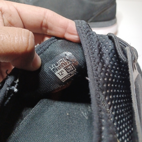 Kuru Atom Cloud Black Running/Athletic Shoes Men’s Size 12.5 see pictures for re - Picture 9 of 9